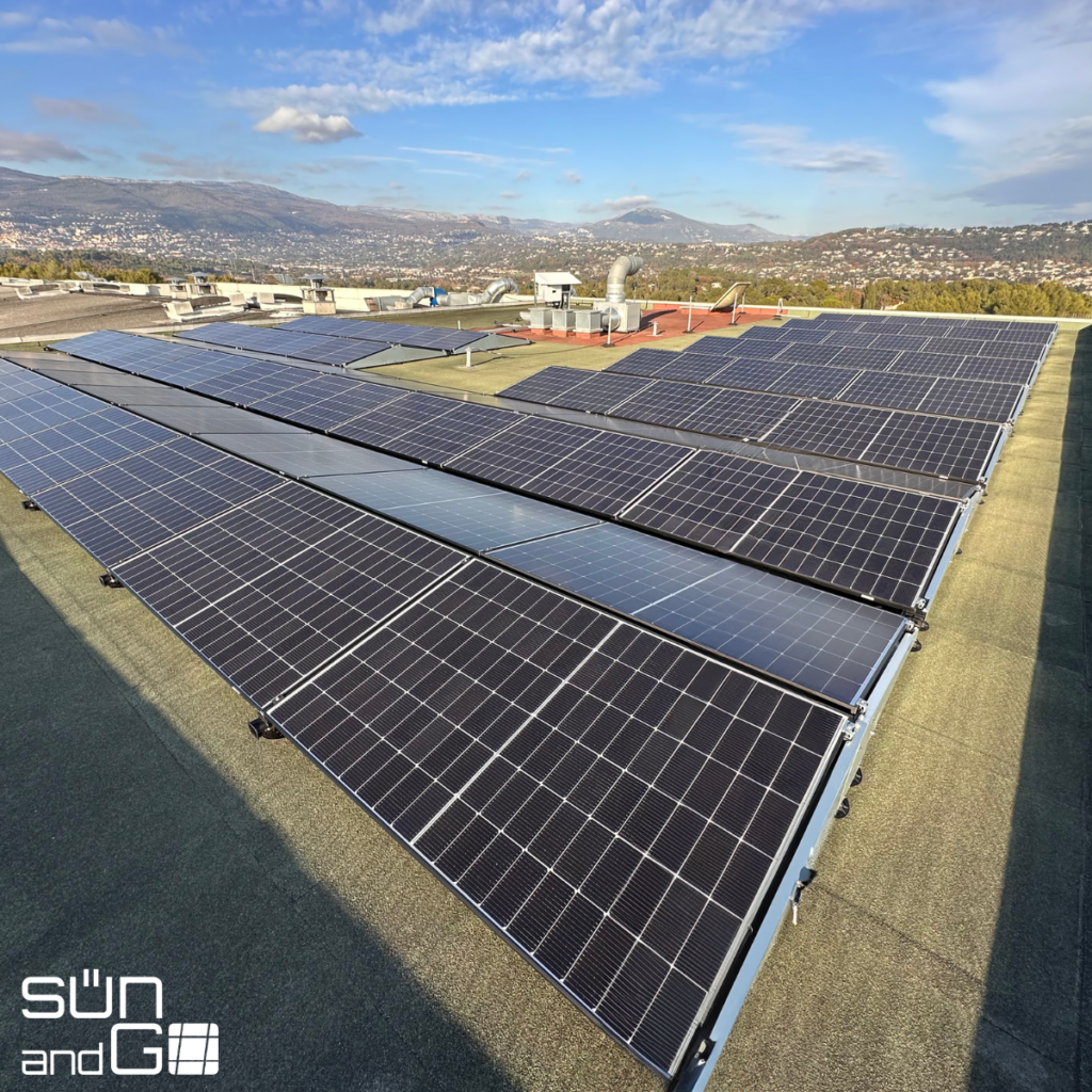 installation panneaux solaires photovoltaïques sur toiture Ombrière sur parking entreprise dans les alpes maritimes entreprise de parfumerie filière aromes parfums et cosmétiques