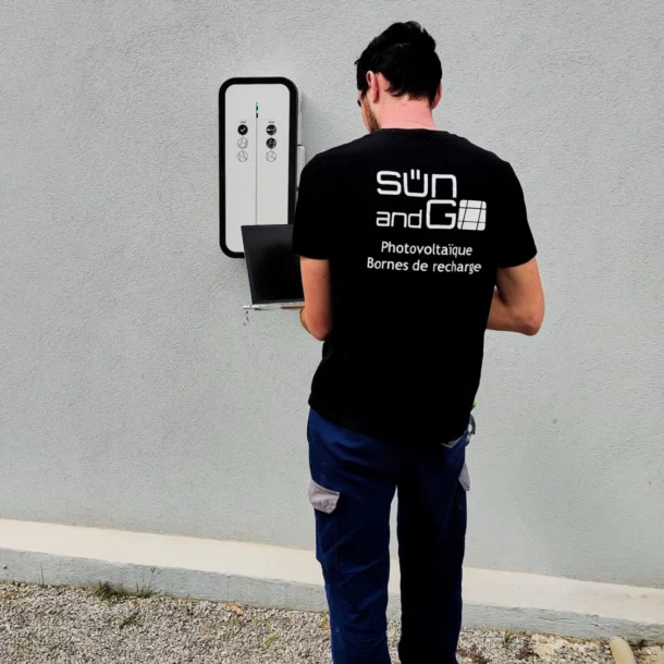 INSTALLATEUR DE BORNES DE RECHARGE POUR FLOTTE DE VÉHICULES ÉLECTRIQUES EN RÉGION PACA