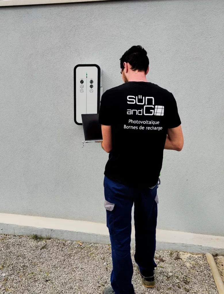 INSTALLATEUR DE BORNES DE RECHARGE POUR FLOTTE DE VÉHICULES ÉLECTRIQUES EN RÉGION PACA