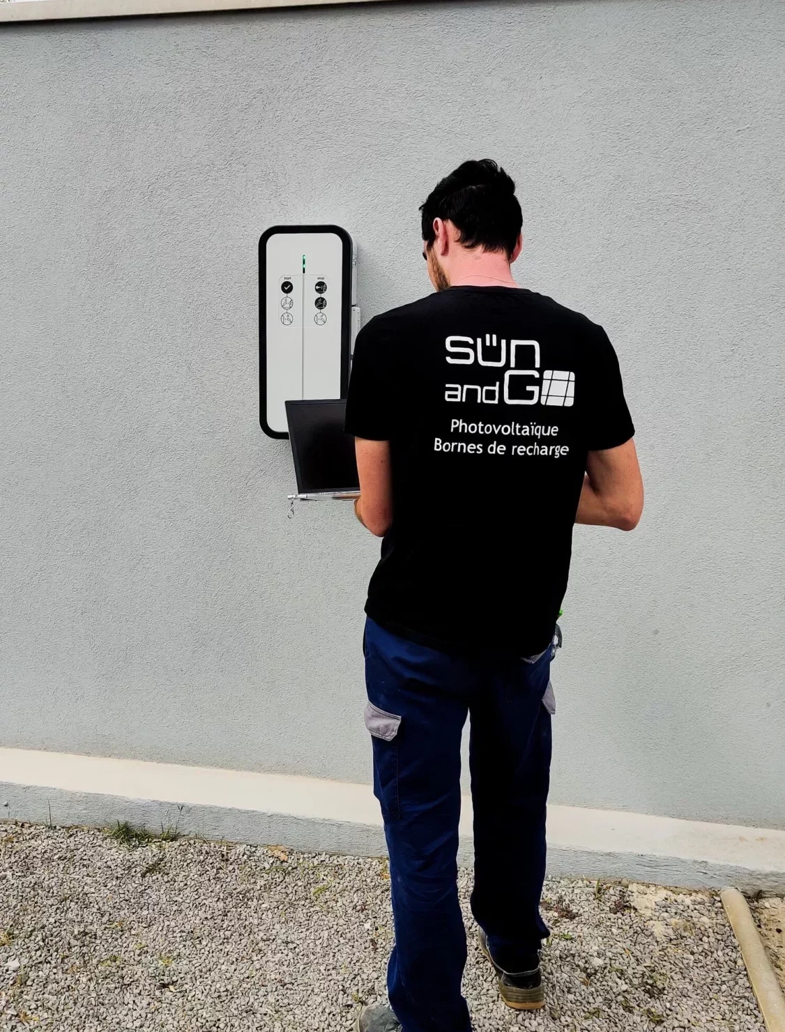 INSTALLATEUR DE BORNES DE RECHARGE POUR FLOTTE DE VÉHICULES ÉLECTRIQUES EN RÉGION PACA