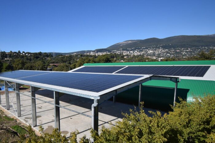 fixation-panneaux-photovoltaiques-chantier-padel-installateur-photovoltaique-sun-and-go-grasse-region-sud-06