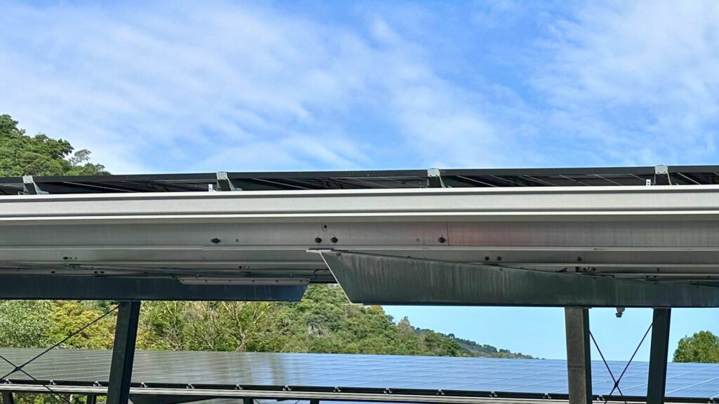 systeme-fixation-ombrieres-photovoltaique-chantier-sun-and-go-installateur-panneaux-photovoltaiques-parking-ombrieres-balicco-pegomas-06