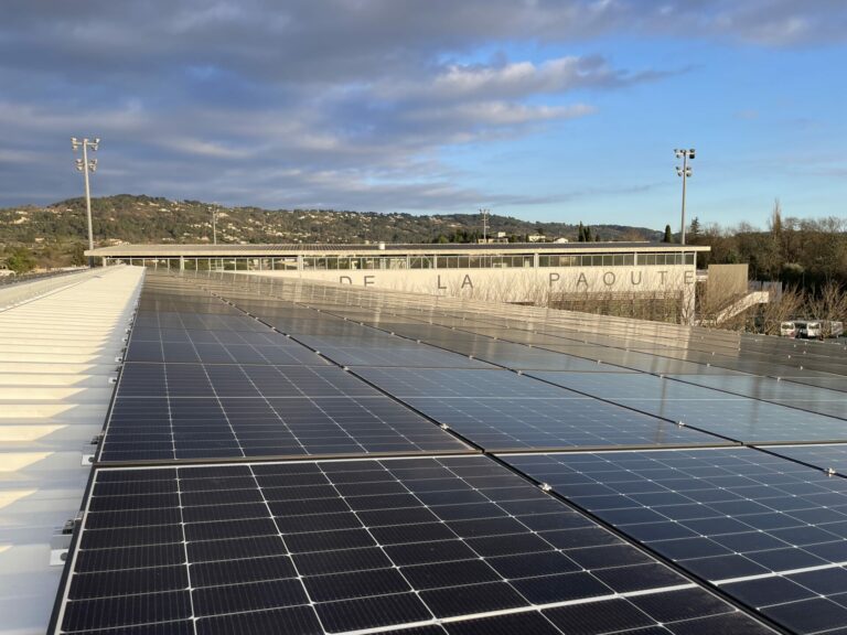 installation-panneaux-photovoltaiques-terrain-padel-tennis-complexe-sportif-grasse-06 (14)