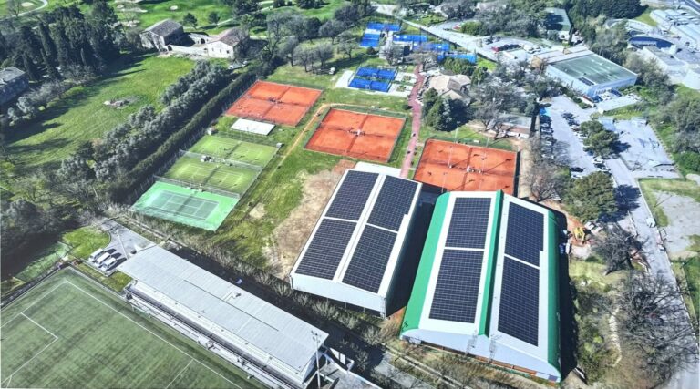 installation-panneaux-photovoltaiques-terrain-padel-tennis-complexe-sportif-grasse-06 (16)